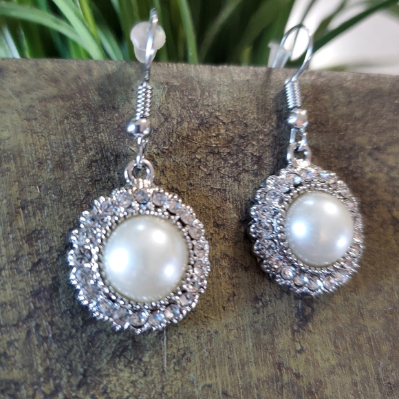 Silver Tone Faux Pearl & Rhinestones Earrings 💥3 for $12💥 - Picture 5 of 13